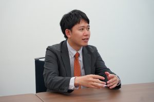 松園氏インタビューカット