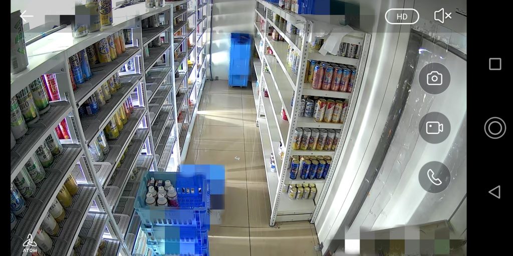 併設コンビニのバックヤードにも設置