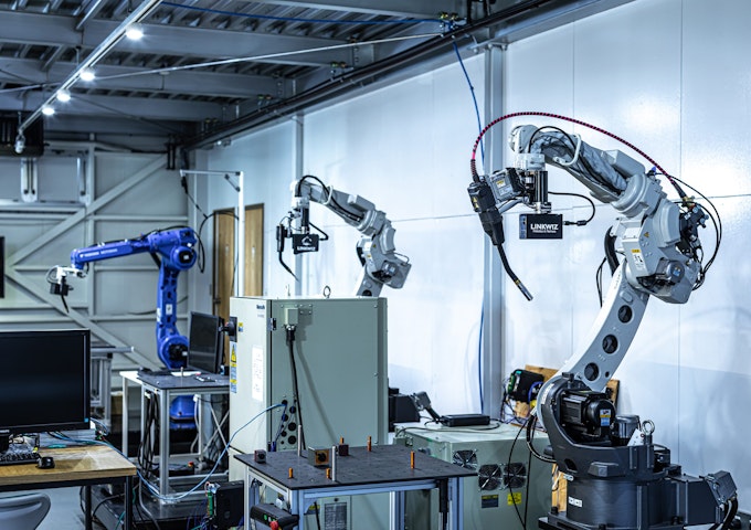ロボットをセンサーに。人の技を受け継ぐ、自律性を持たせた産業用ロボット
